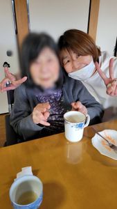 和やかな会話の光景  