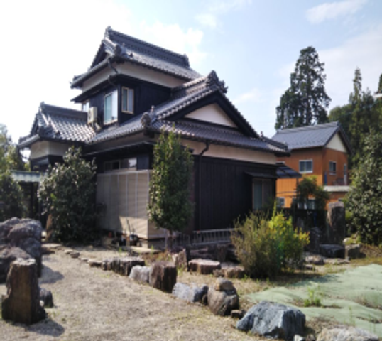 静かな庭の佇まい
