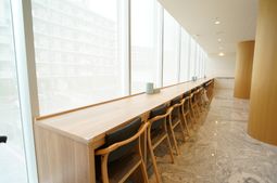 採光豊かな共用スペース