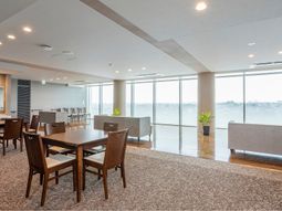 開放的なダイニングスペース