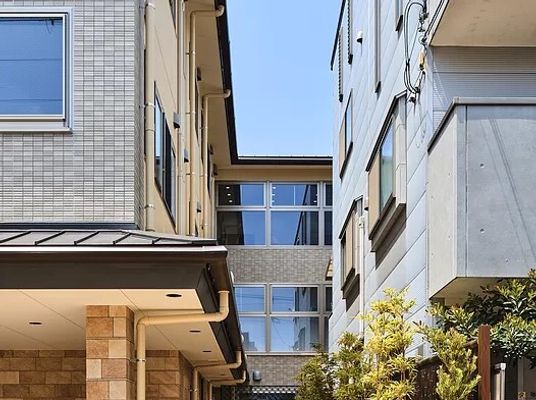 清潔な施設の外観