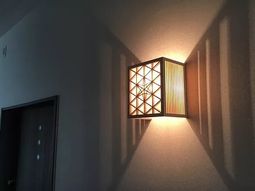 和風の美しい壁灯