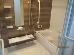 バリアフリーな浴室設備