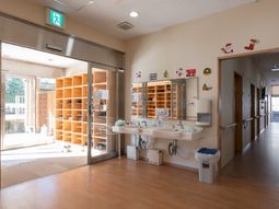 明るい玄関ホール