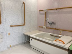 バリアフリー対応の浴室