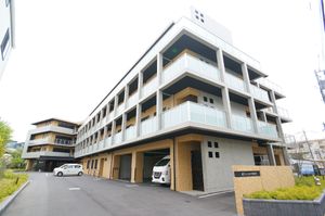 モダンな建物の外観