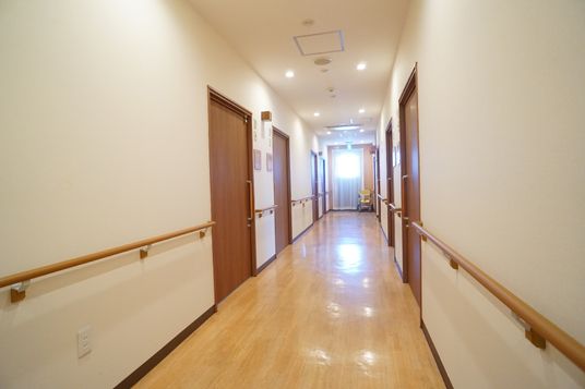 清潔感のある綺麗な廊下