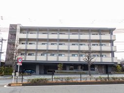 多階層のモダンな建物