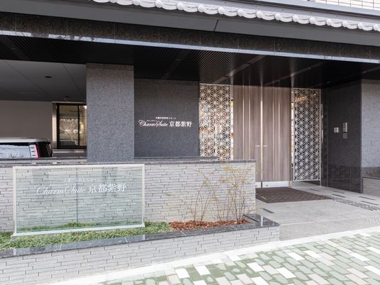 エントランスの綺麗な施設
