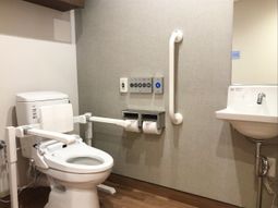 バリアフリー設計のトイレ