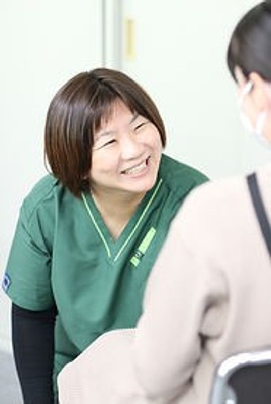 笑顔のスタッフの様子