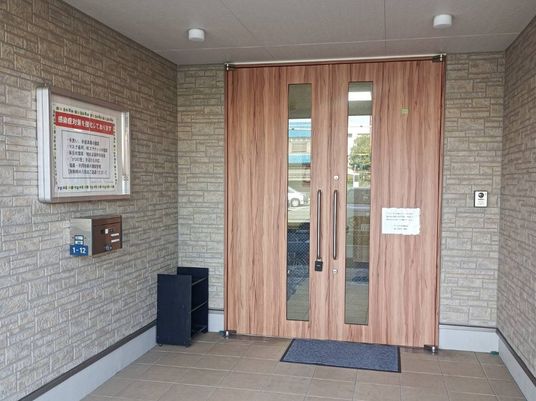 建物のエントランス