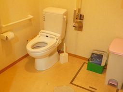 バリアフリーなトイレ設備