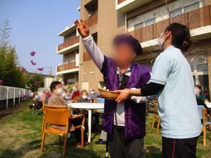 と【body】のテキストを、与えられた条件に従って作成します。