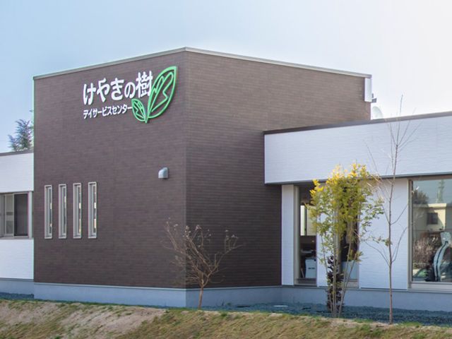 シンプルな外観の建物 外観 シンプルで機能的なデザインの建物です。清潔感ある外観が印象的です。
