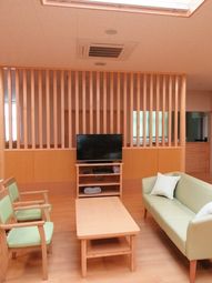 明るい共有ラウンジ