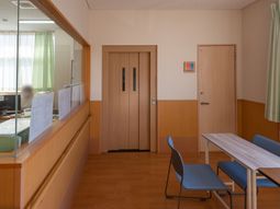 明るいリビング空間