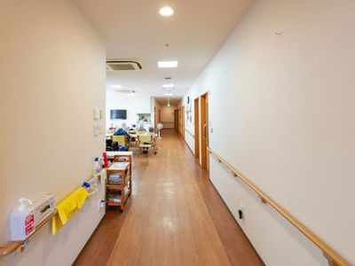 清潔な廊下の一望