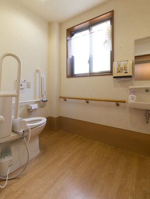  清潔なトイレの一角  