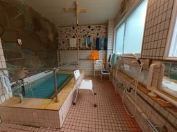 ゆったり入浴可能な浴室