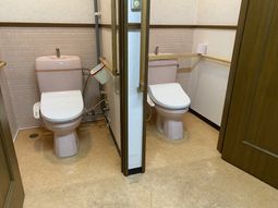 広々としたトイレ空間