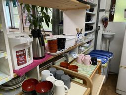 用具整然と並ぶキッチン