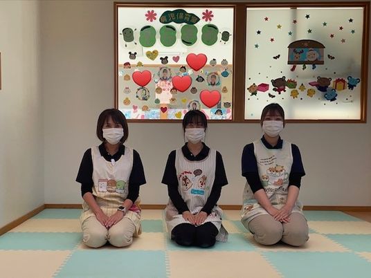 職員3人の和室  