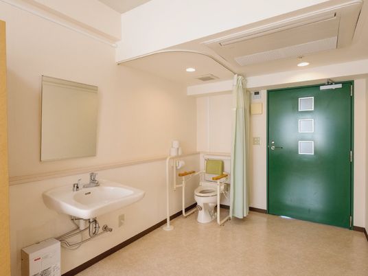 清潔なトイレ付き居室