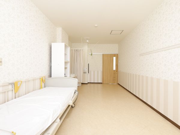 明るい個室の居室