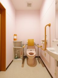 バリアフリーのトイレ設備