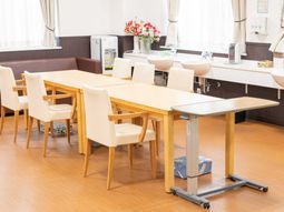 食堂のテーブルと椅子