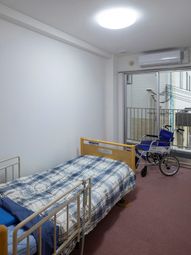 シンプルな居室の様子