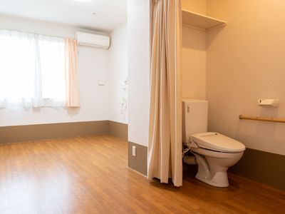 清潔なトイレの一室