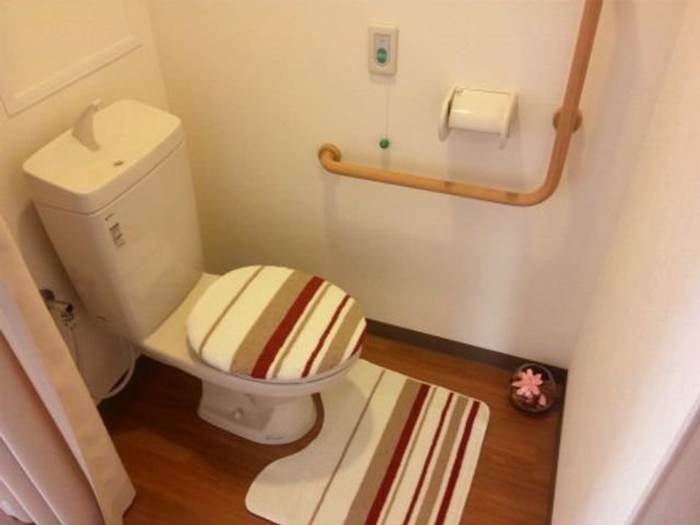 手すり付きトイレ空間