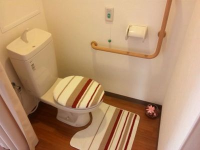 手すり付きトイレ空間