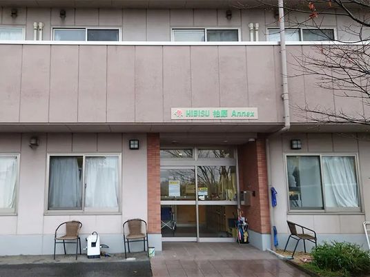 施設の正面玄関  