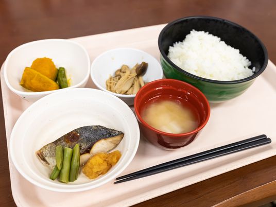 栄養バランスの取れた和食膳