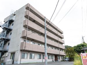 多階層の建物外観