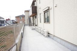 清潔な建物の外廊下