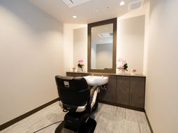 理美容室の椅子と洗面台