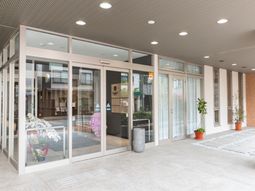 入口のエントランス