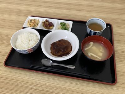 お食事の一例 施設内