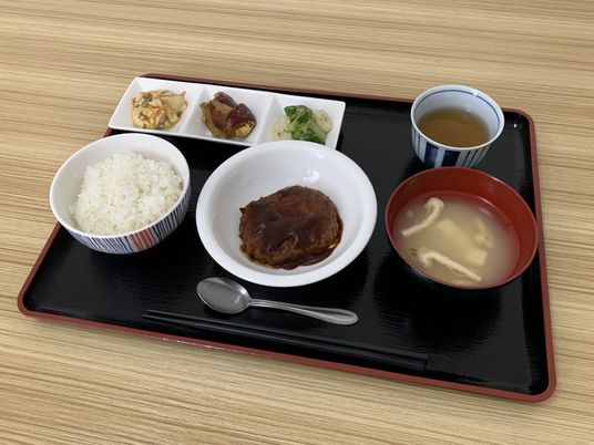 お食事の一例 施設内
