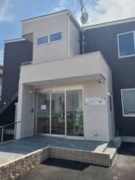 清潔な建物の入り口