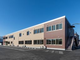 新しい建物の外観