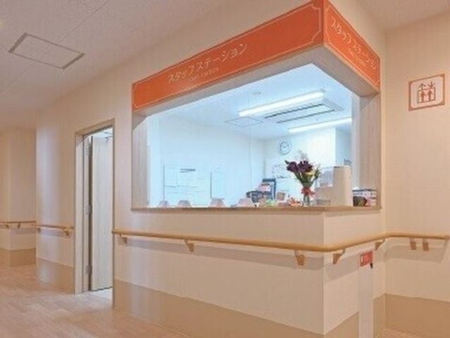 フロントガラス張りの空間