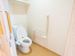 バリアフリー設計トイレ
