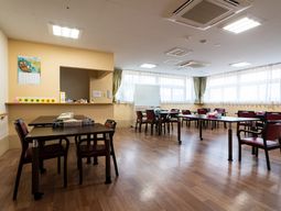 広々とした明るい多目的室