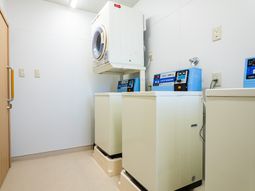 洗濯機のある清潔な空間