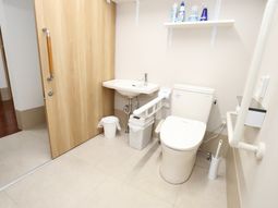 バリアフリーの洗面トイレ